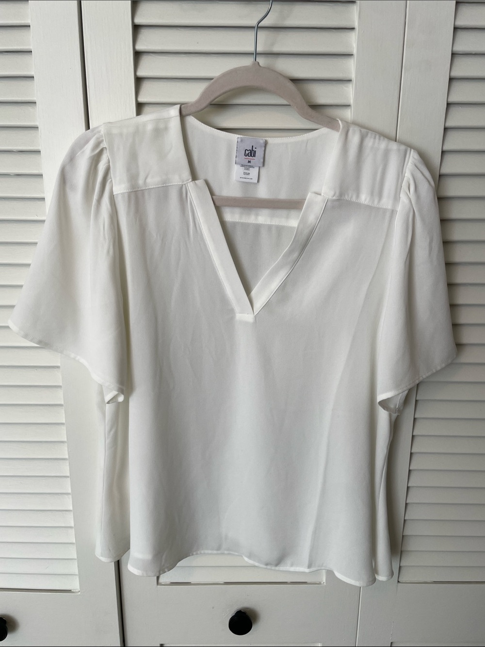 CAbi Cream V-Neck Short Sleeve Blouse